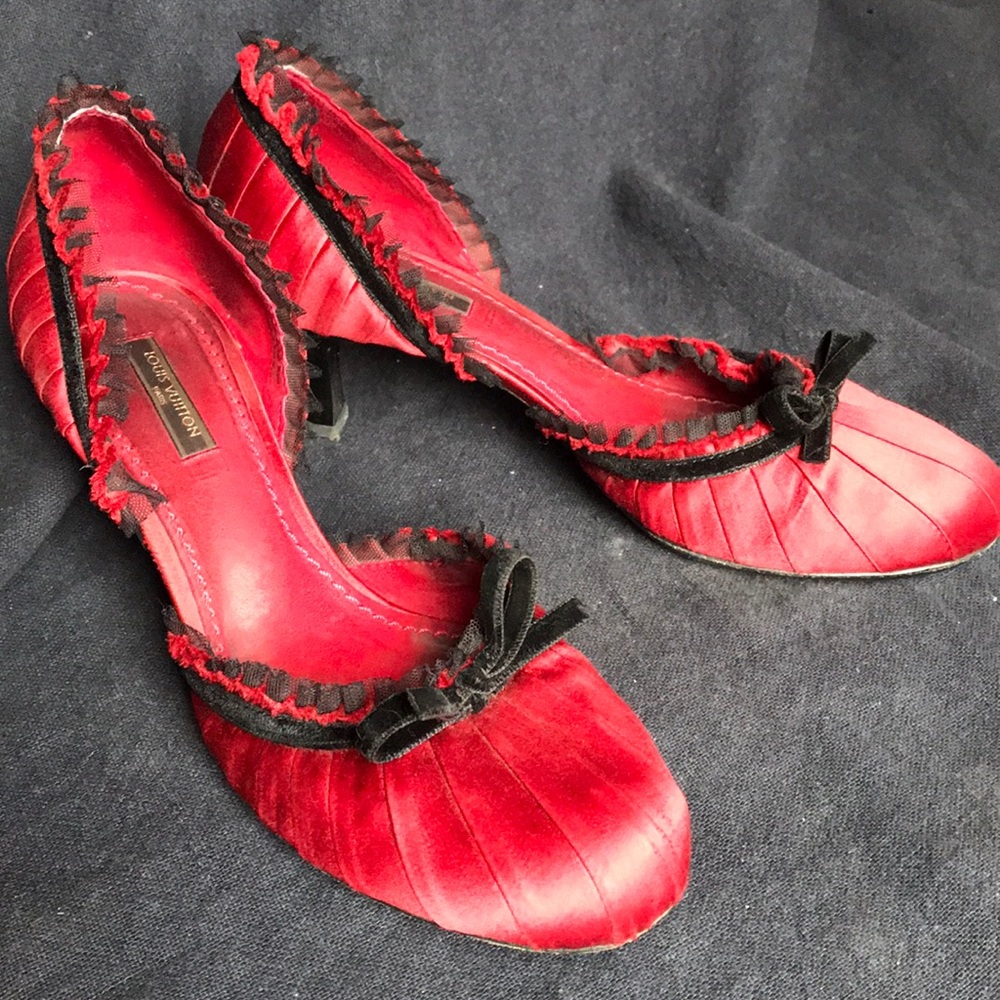 Louis Vuitton Satin D’Orsay Pumps